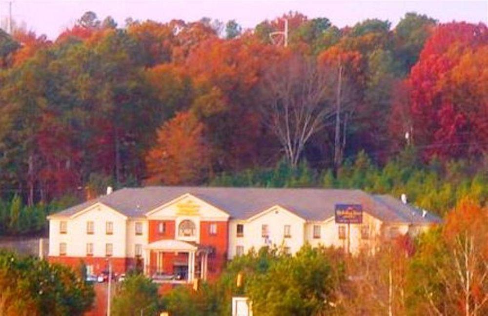 Comfort & Inn Suites Canton Amenities photo