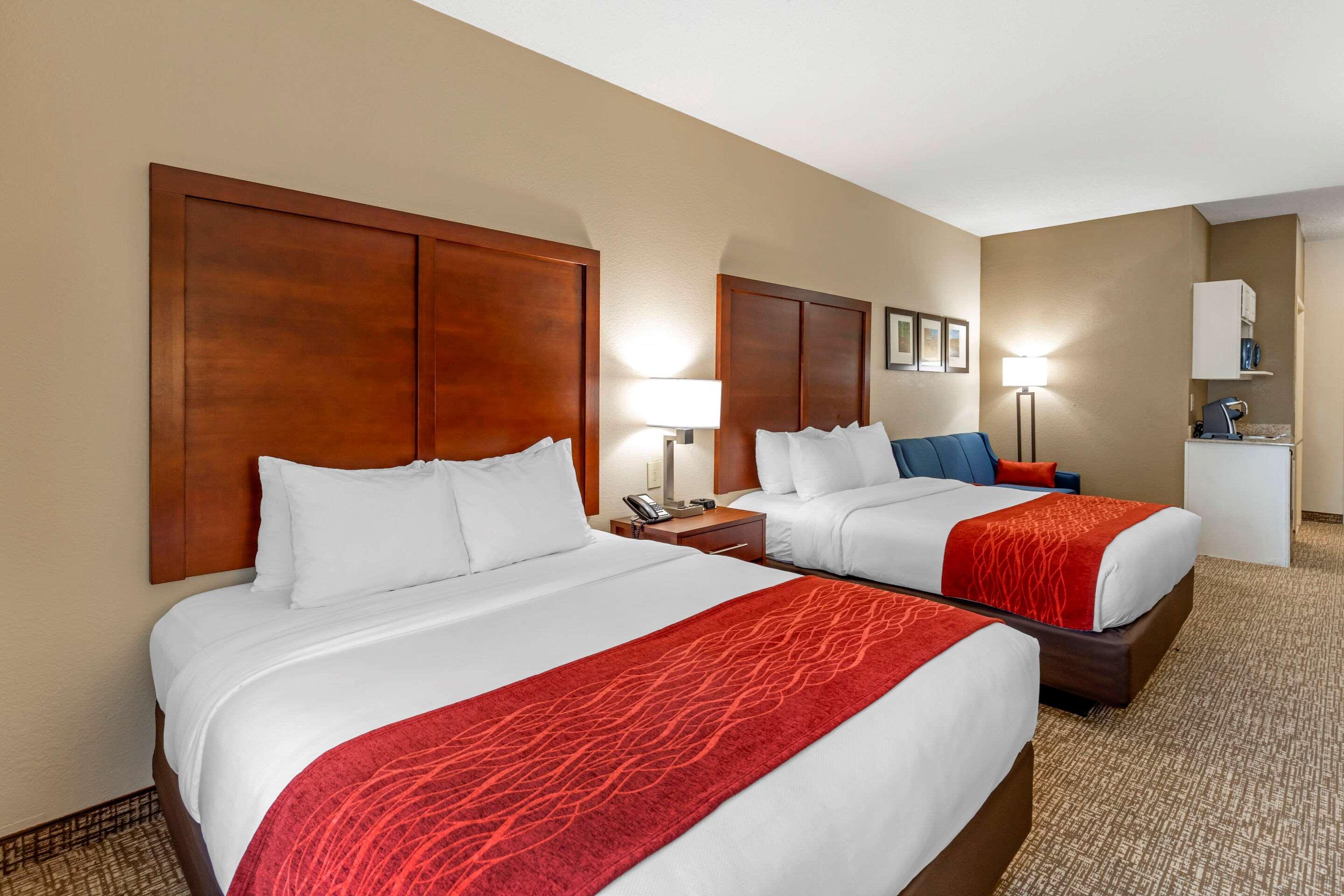 Comfort & Inn Suites Canton Exterior photo