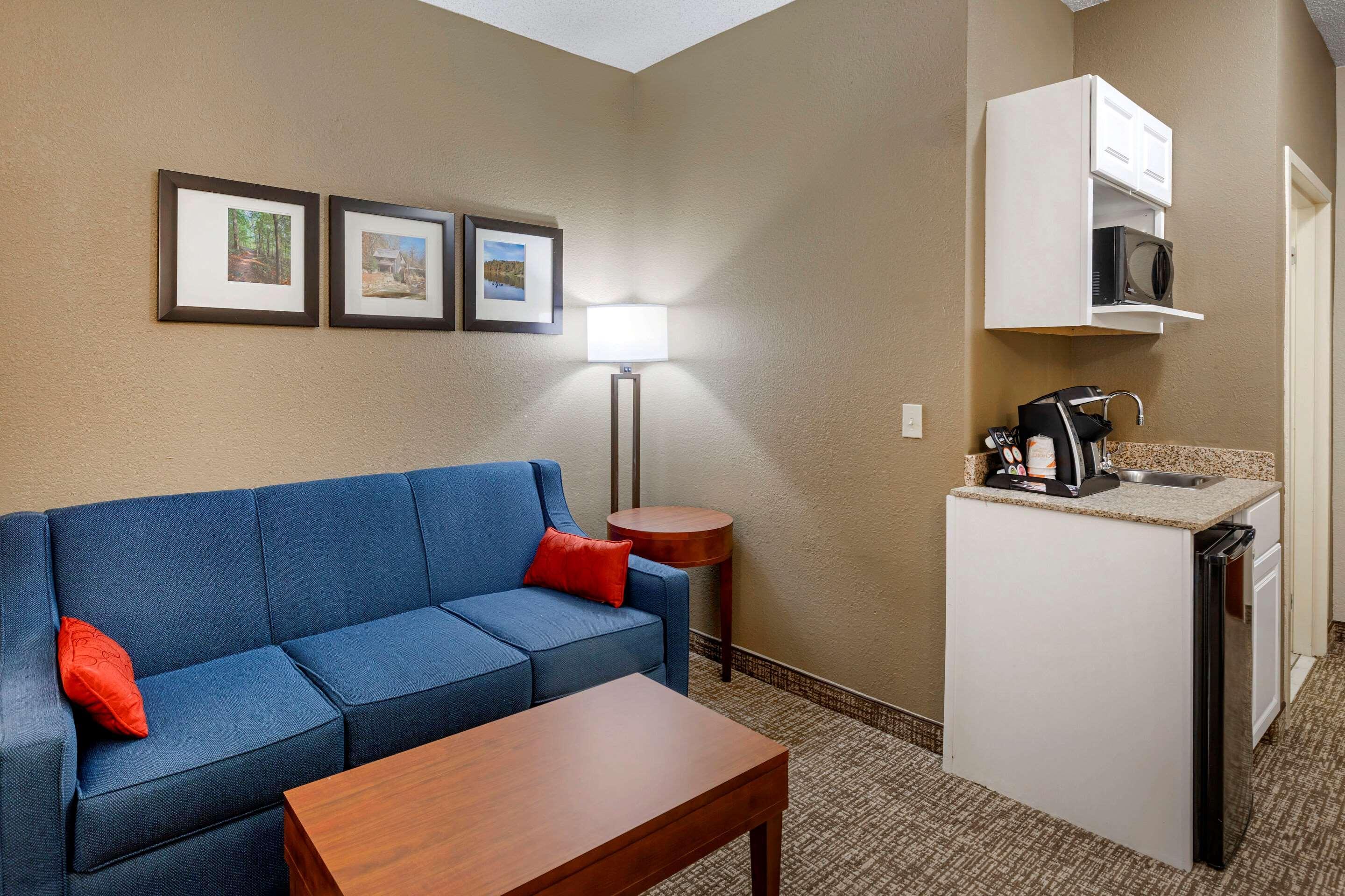 Comfort & Inn Suites Canton Exterior photo