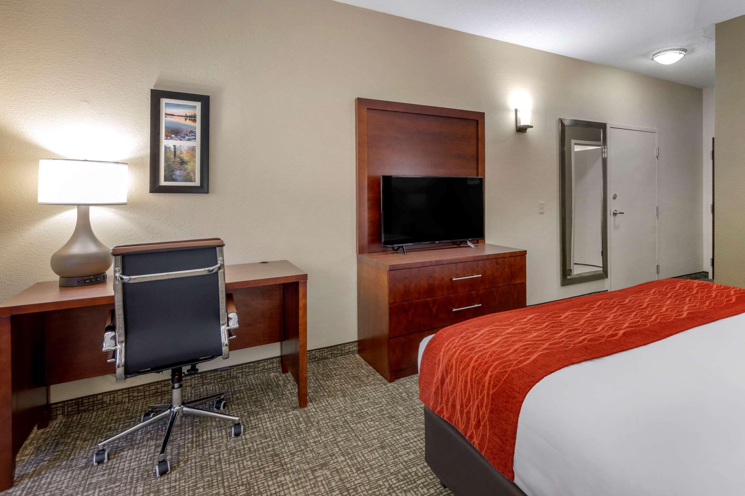 Comfort & Inn Suites Canton Exterior photo