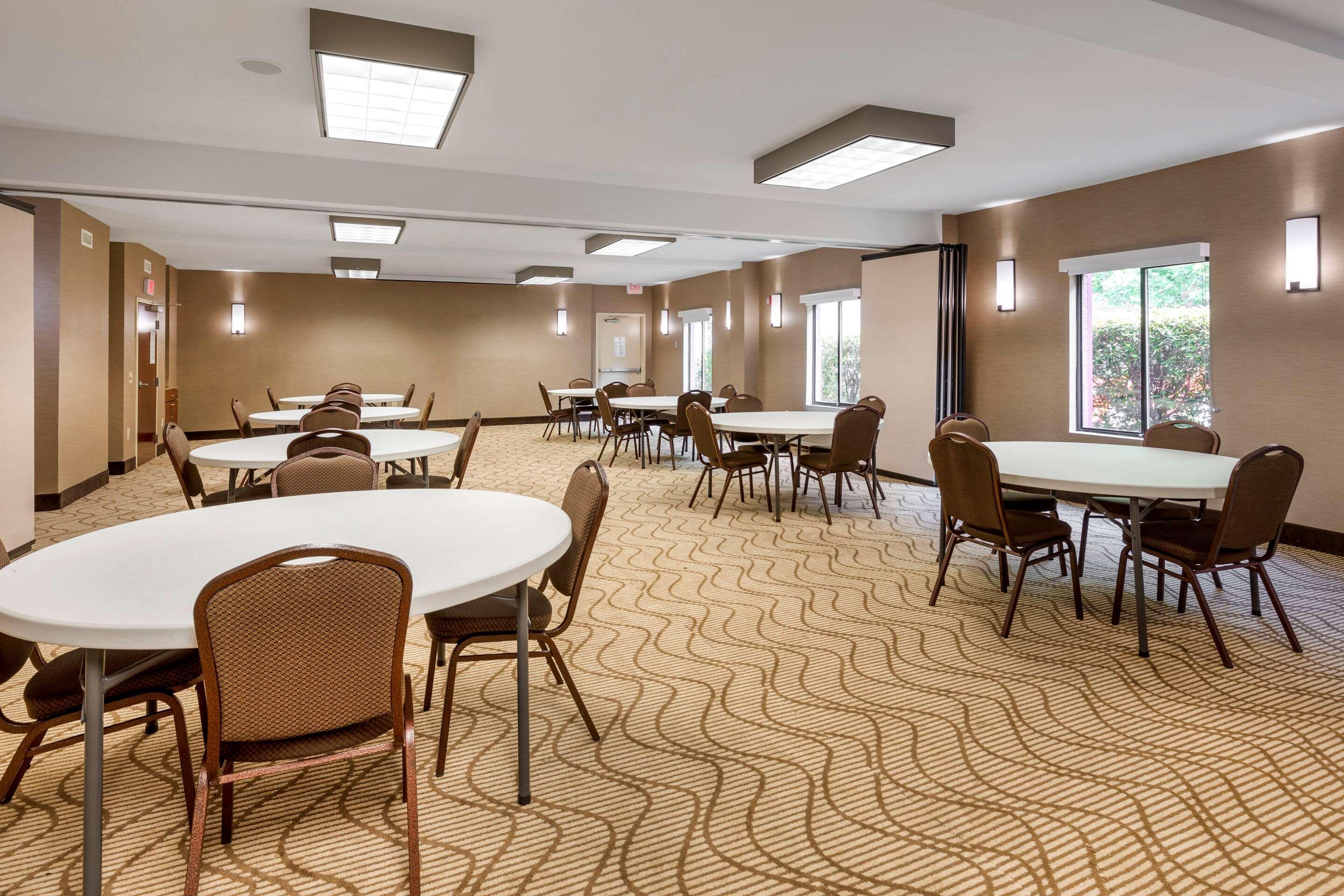 Comfort & Inn Suites Canton Exterior photo