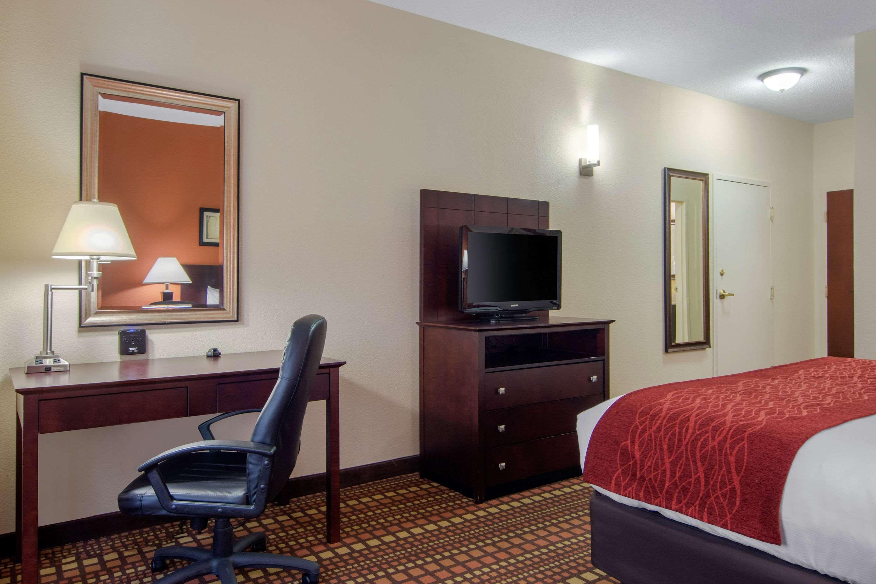 Comfort & Inn Suites Canton Exterior photo