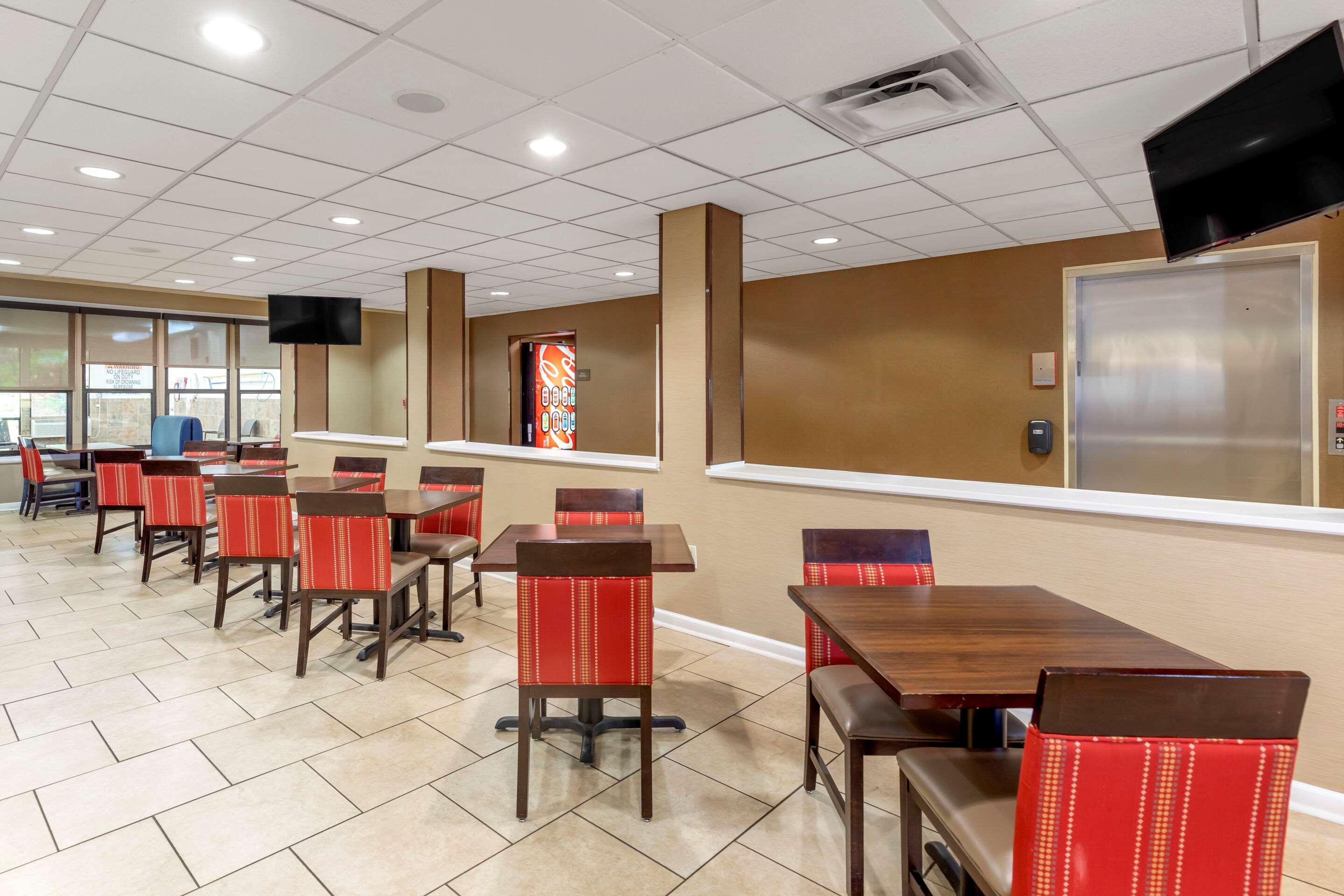 Comfort & Inn Suites Canton Exterior photo