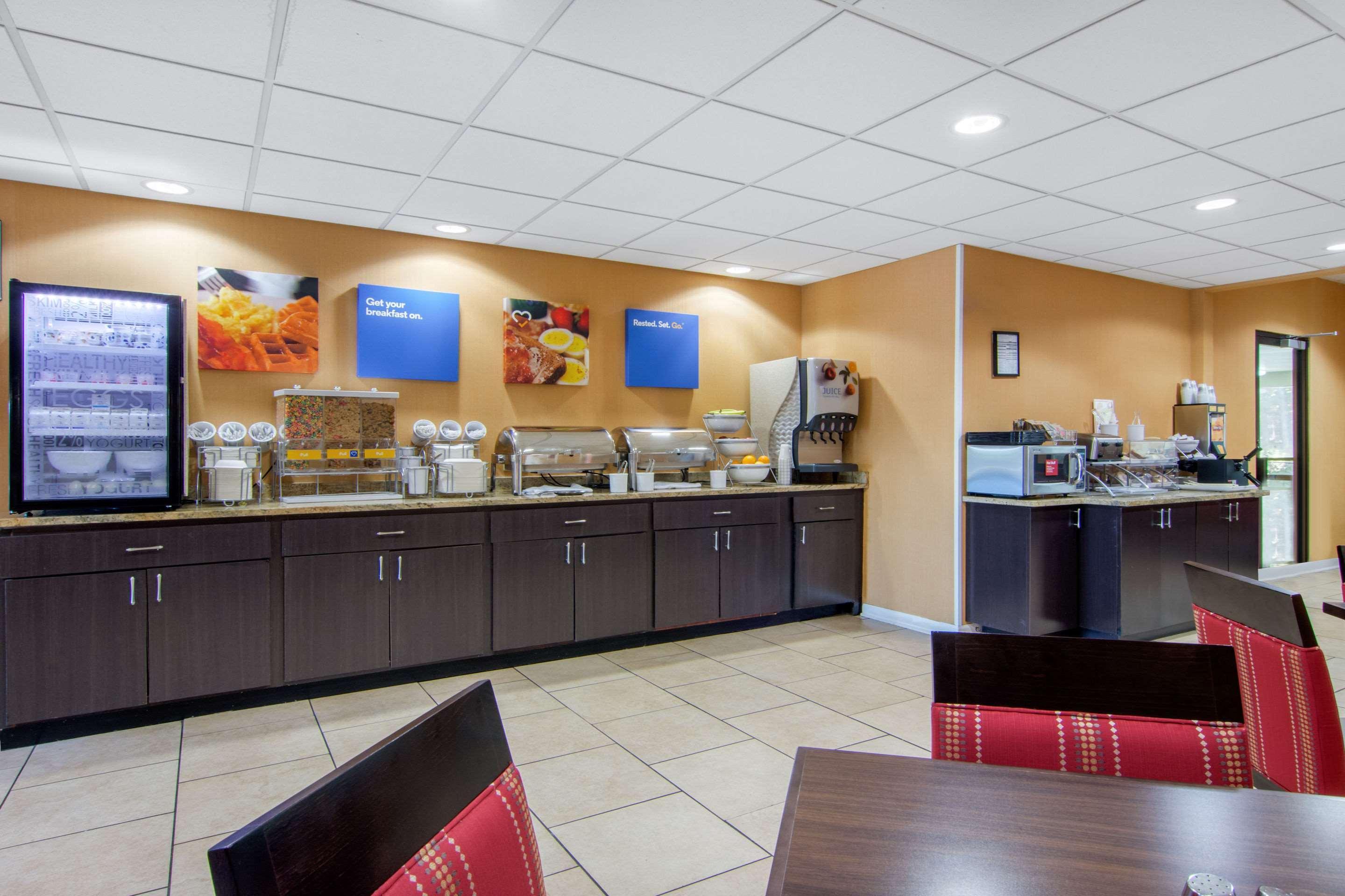 Comfort & Inn Suites Canton Exterior photo